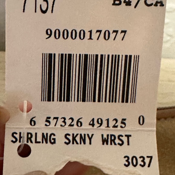 COACH NWT SUEDE AND SHEARLING WRISTLET - Picture 3 of 5